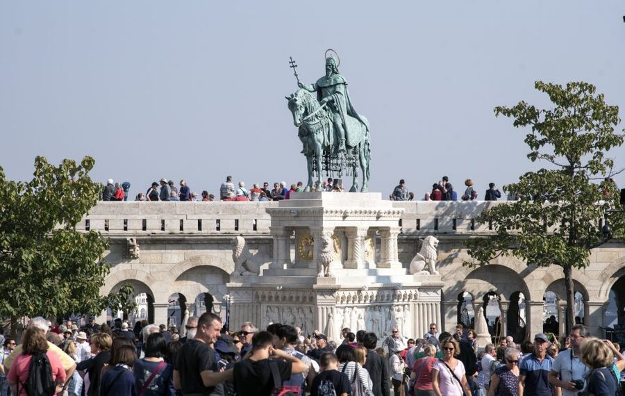 Budapest: Buda Walking Tour - Castle District on foot: why this kind of tour works