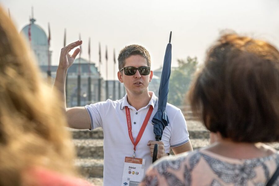 Budapest: Buda Walking Tour - Royal Palace glimpse and the President’s Palace area from street level