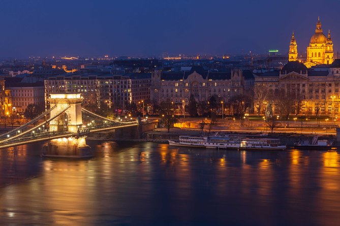Budapest by night - private driving tour - What guides and drivers do that you feel immediately