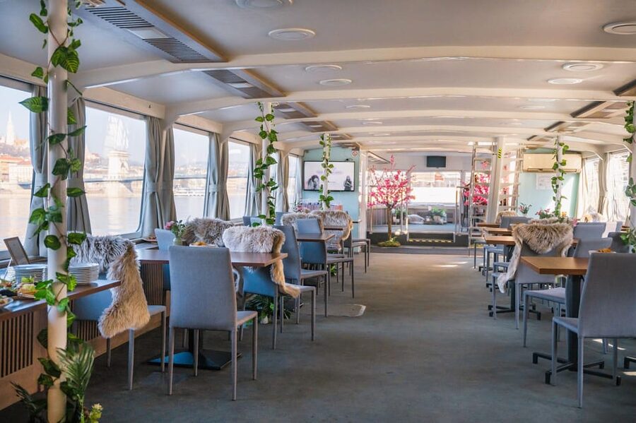 Budapest By Night Sightseeing Cruise - On Board: Comfort, Deck Choices, and Photo Reality