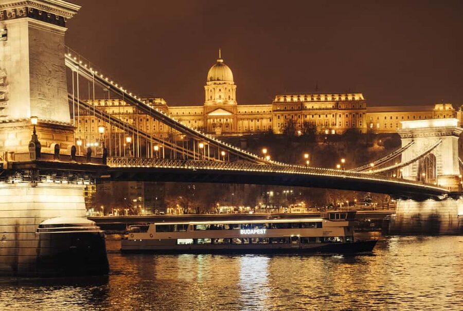Budapest By Night Sightseeing Cruise - Timing Tips That Actually Change Your Experience