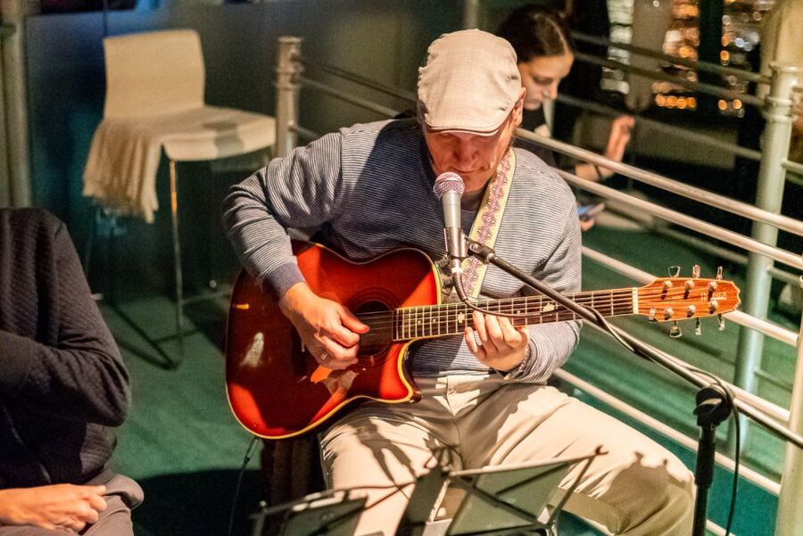 Budapest: Candlelit Dinner River Cruise with Live Music - Drinks and the Real-World Wine Situation
