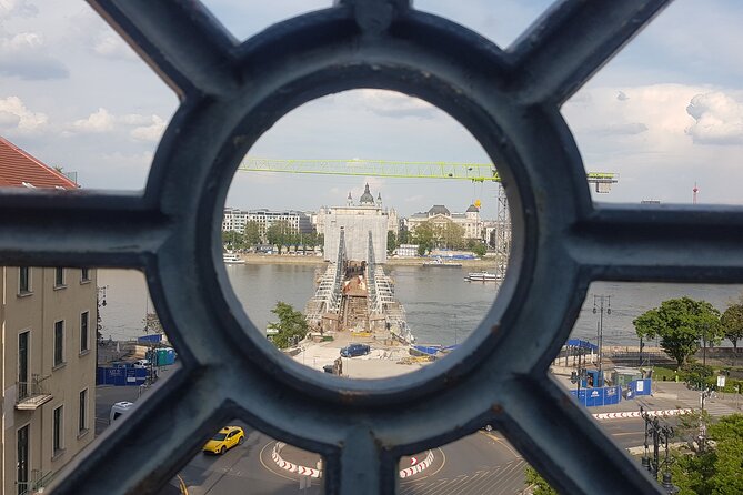 Budapest: Castle District Walking Tour - Entering Buda Castle and Matthias Church With Context That Sticks