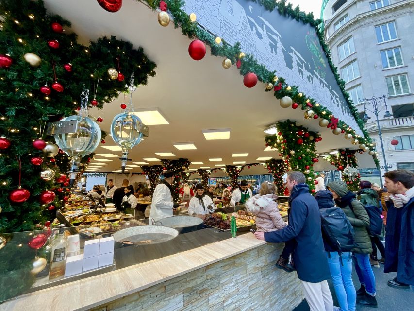 Budapest: Christmas Market Guided Walking Tour with Tastings - How the Guide Turns Market Stalls Into Real Cultural Context