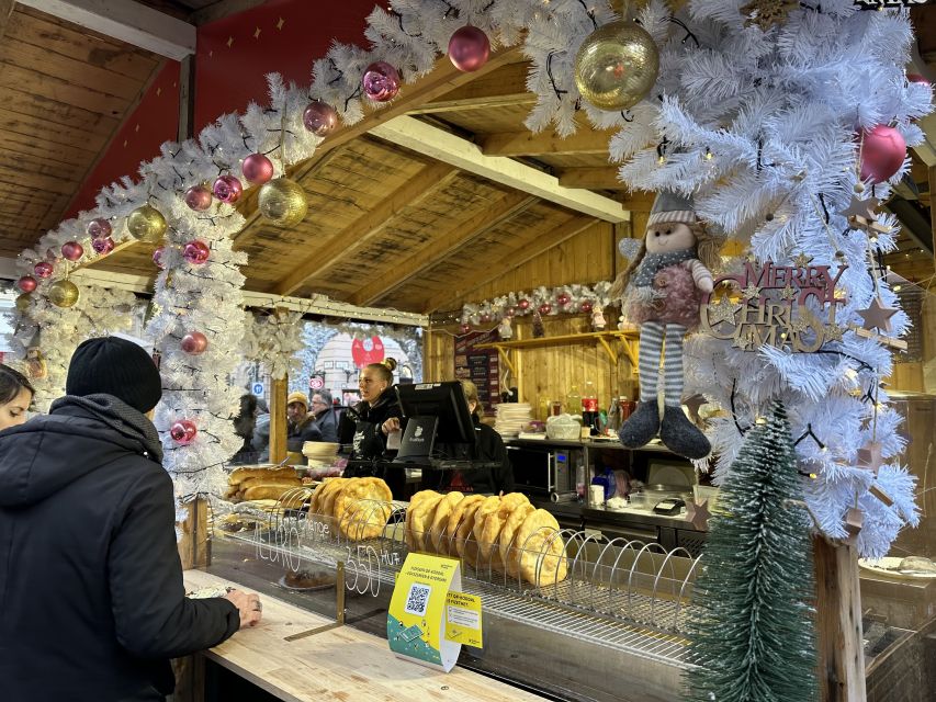 Budapest: Christmas Market Guided Walking Tour with Tastings - The 2.5-Hour Walking Format, and Why It Works for Most Schedules