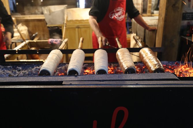 Budapest Christmas Market Tour with Basilica visit & Chimney cake - What to eat and drink: chimney cake, langos, mulled wine, and hot tea