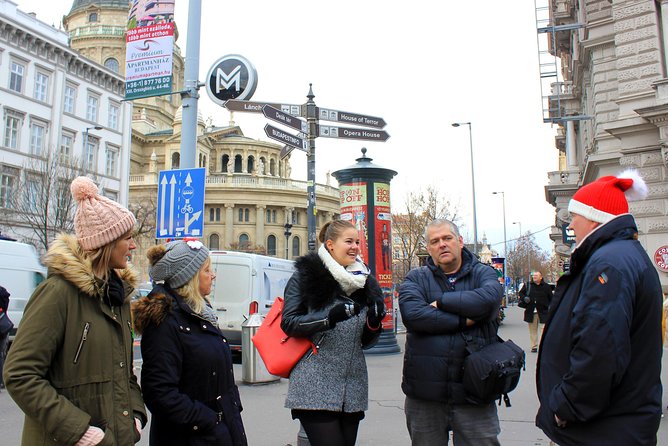 Budapest Christmas Walking Tour & Entry to St Stephen's Basilica - Széchenyi Lánchíd and the Danube Embankment: classic Budapest views with context