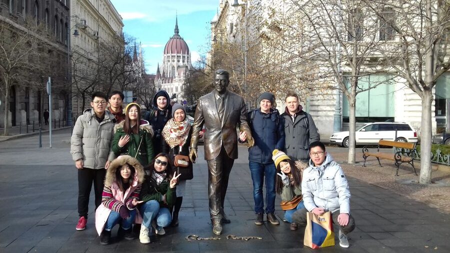 Budapest: City Center Walking Tour - Kossuth Square and the Hungarian Parliament Building Views