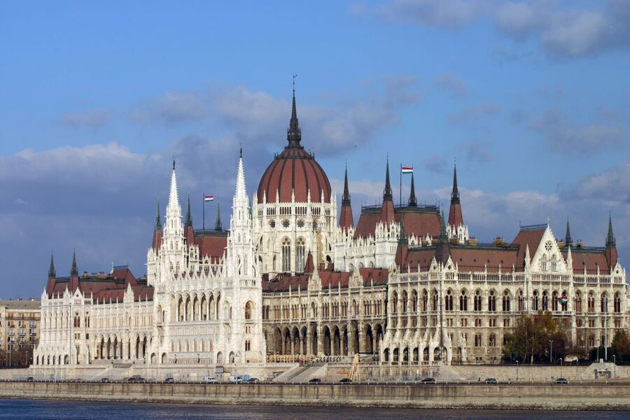 Budapest: City Discovery Tour - Why a 3-hour bus loop works so well in Budapest