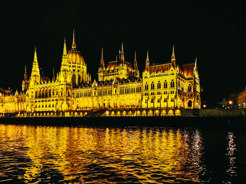 Budapest: City Highlights Cruise with Welcome Drink - Key things to know before you board