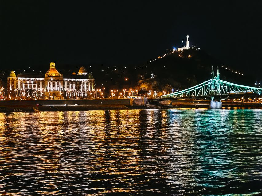 Budapest: City Highlights Cruise with Welcome Drink - Open deck vs indoor comfort: where you should sit and why