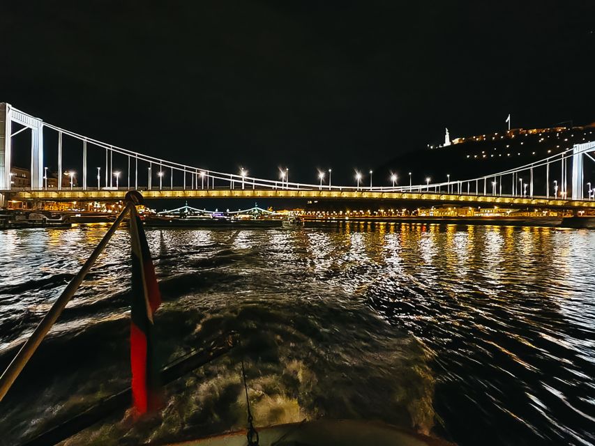 Budapest: City Highlights Cruise with Welcome Drink - Practical tips to keep your hour stress-free