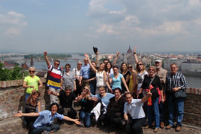 Budapest City Landmarks Walking Tour in 2 Hours - A 2-hour Budapest overview that connects Pest, Buda, and the Danube