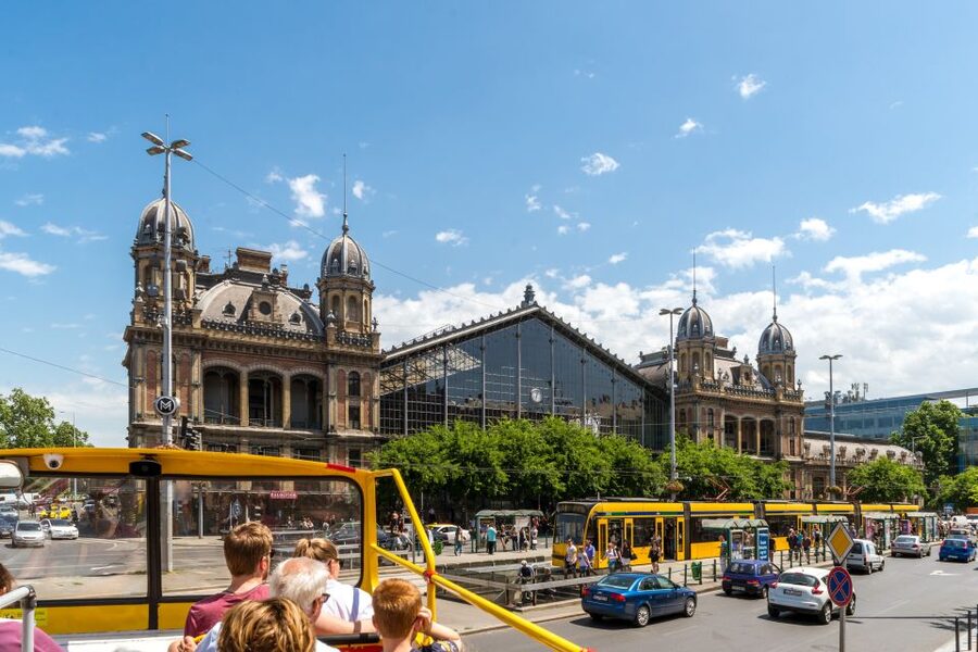 Budapest: City Sightseeing Hop-On Hop-Off Bus Tour & Extras - Audio guide in 15 languages: how to use it without zoning out