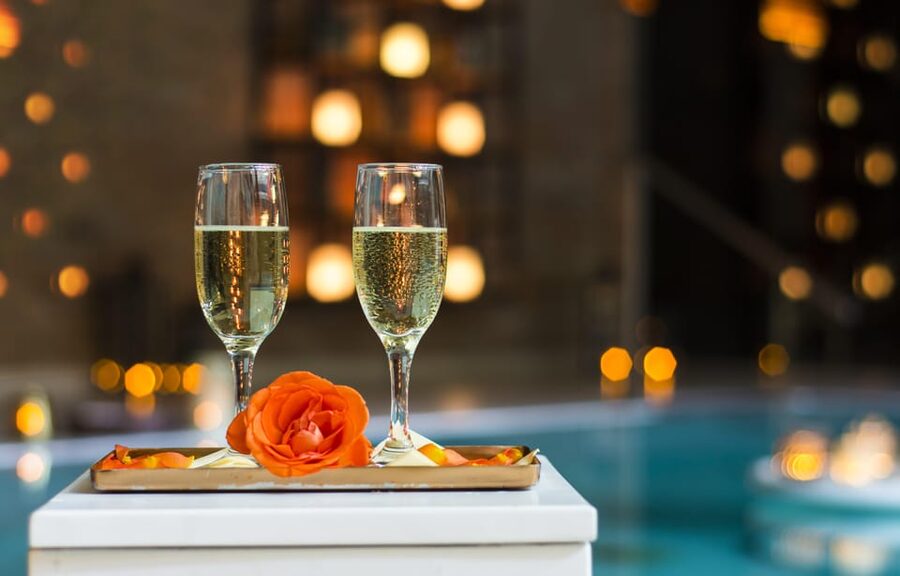 Budapest: Couple Holistic Swedish Massage with Jacuzzi Time - Rules and Practical Tips (Swimwear, No Glass, No Jumping)