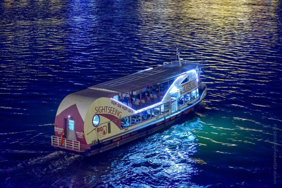 Budapest: Danube River City Lights Express Cruise - The audio guide setup that actually works on a moving boat