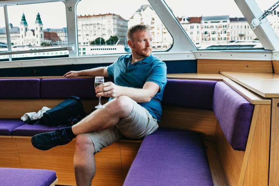 Budapest: Danube River City Lights Express Cruise - Drinks and snacks: what to budget, and what to do before you board