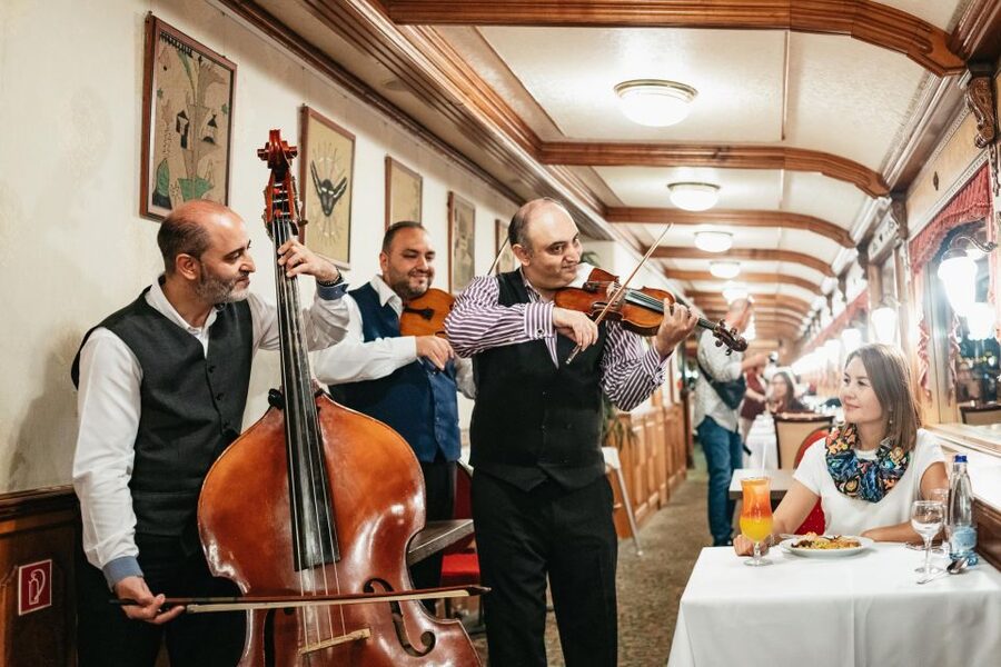 Budapest: Danube River Cruise with Dinner and Prosecco - Price and Value: What $53 Buys You (and What It Does Not)