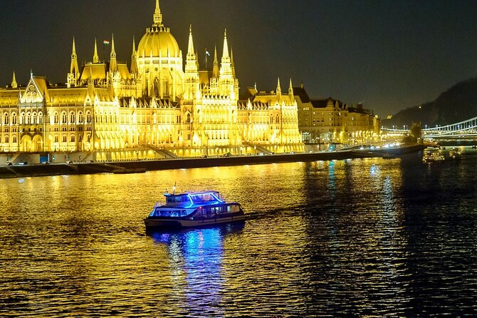 Budapest Danube Sightseeing Cruise with Unlimited Drinks - Why This 1-Hour Danube Cruise Works in Budapest