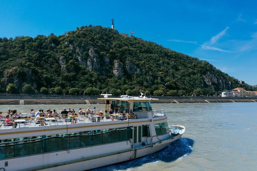 Budapest: Day or Night River Cruise on Panoramic Boat - The Danube route: Parliament, Chain Bridge, and the city’s river “frame”