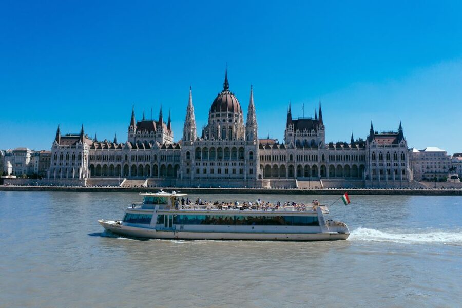 Budapest: Day or Night River Cruise on Panoramic Boat - Getting to Vigadó tér Dock 6 without drama