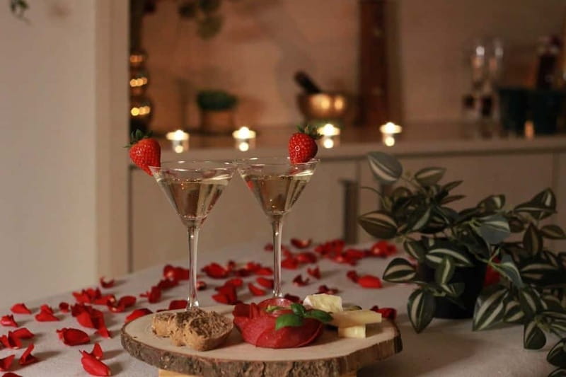BUDAPEST, Day Spa : Couples Massage with Roses Bubble Bath - The 60-Minute Couples Massage: The Main Event