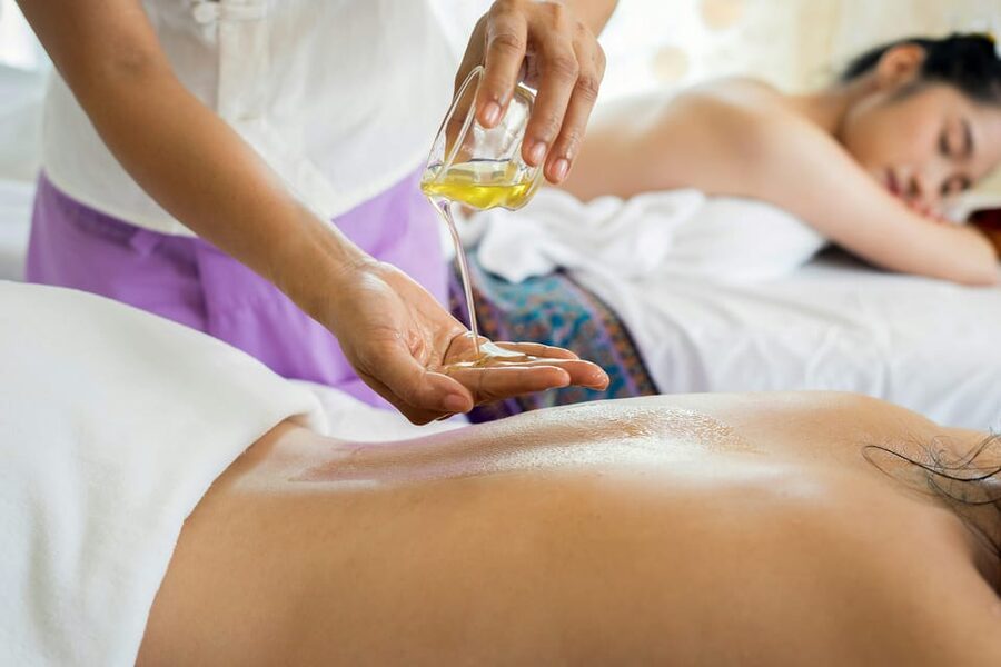 BUDAPEST, Day Spa : Couples Massage with Roses Bubble Bath - Finger Food, Sparkling Wine, and the Pace of a Shared Treat