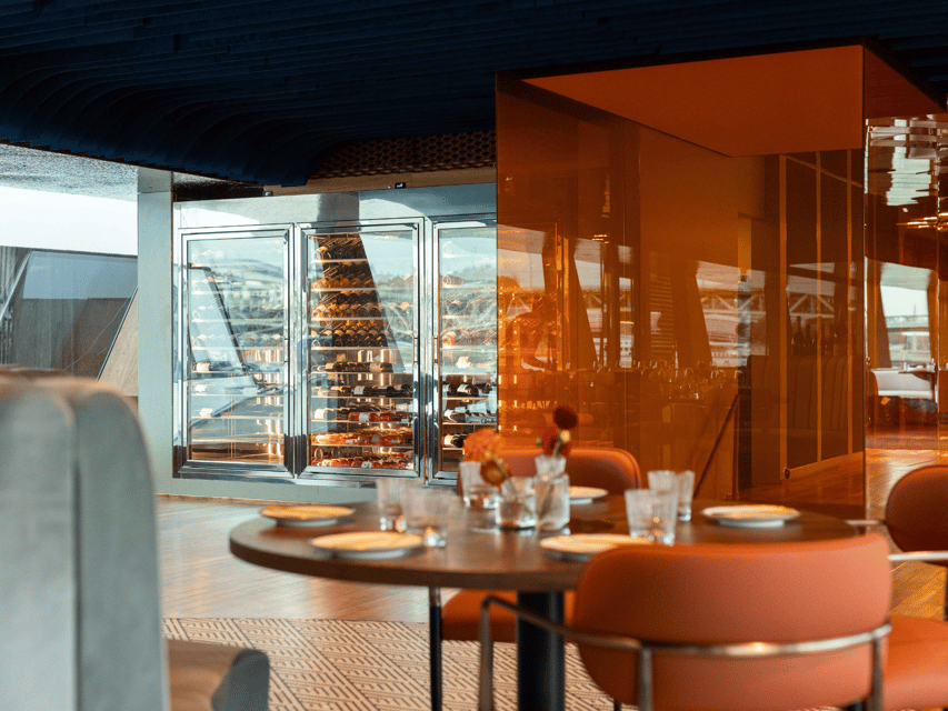 Budapest: Dinner Cruise with Live Music and Unlimited Drinks - Unlimited Drinks: Great for Value, But Expect a Mixed Service Style