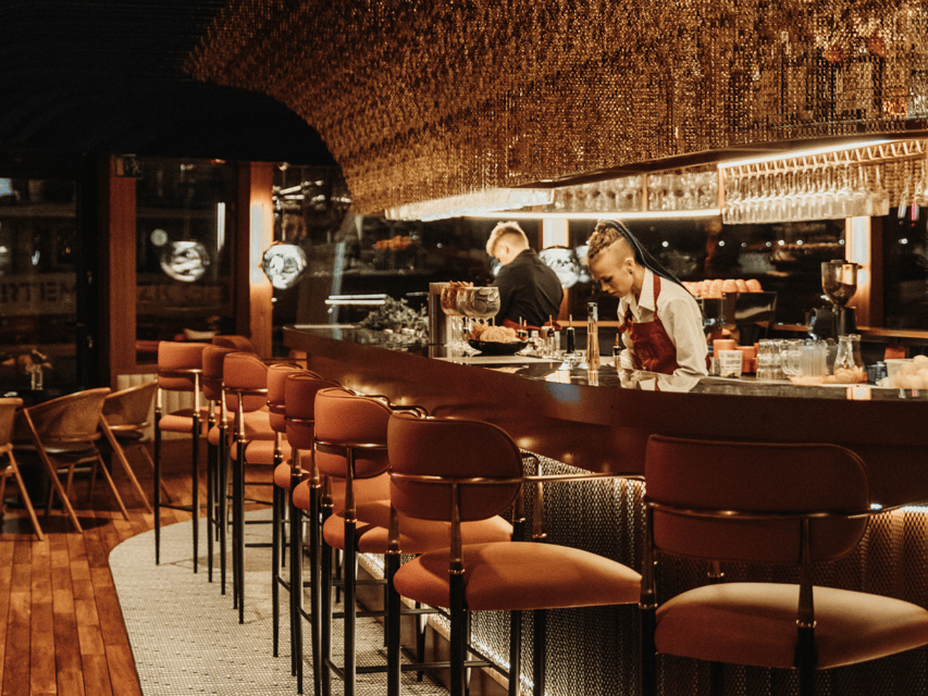 Budapest: Dinner Cruise with Live Music and Unlimited Drinks - What the 2.5 Hours Feels Like, From Boarding to Landing