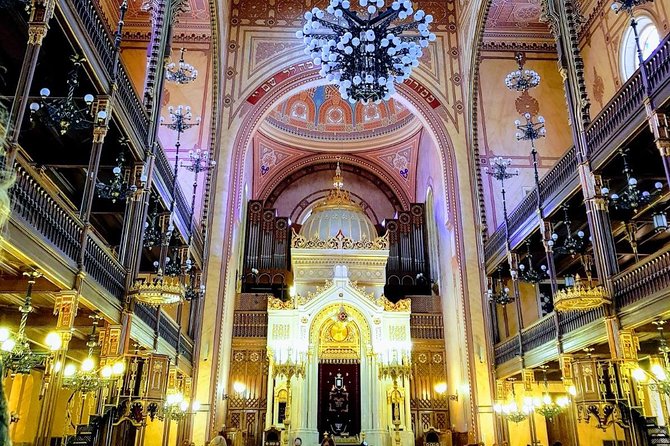 Budapest Dohany, Heroes', Rumbach synagogues & Jewish Ghetto Tour - A 2h20 walking loop that makes the Jewish Quarter make sense