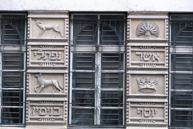 Budapest Dohany, Heroes', Rumbach synagogues & Jewish Ghetto Tour - Királ y Street, Gozsdu Udvar, and Dob Street: where history and everyday life overlap