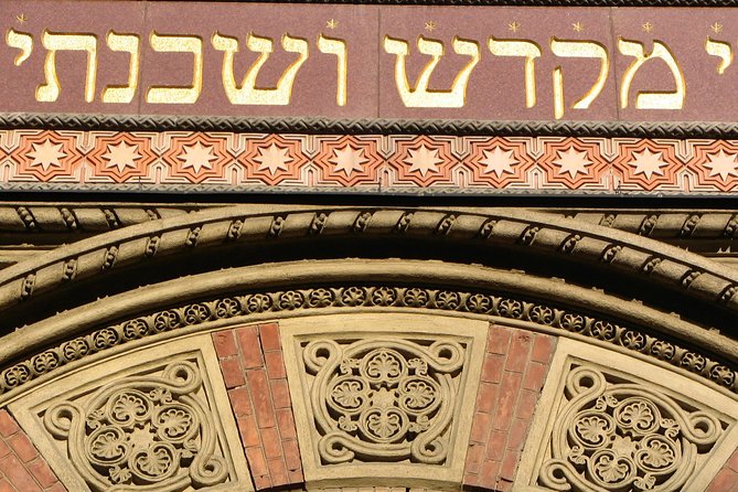 Budapest Dohany Synagogue & Hungarian Jewish Museum & free extras - Stop 1 at Nagy Zsinagóga: architecture, organ music, and Hungarian Jewish identity