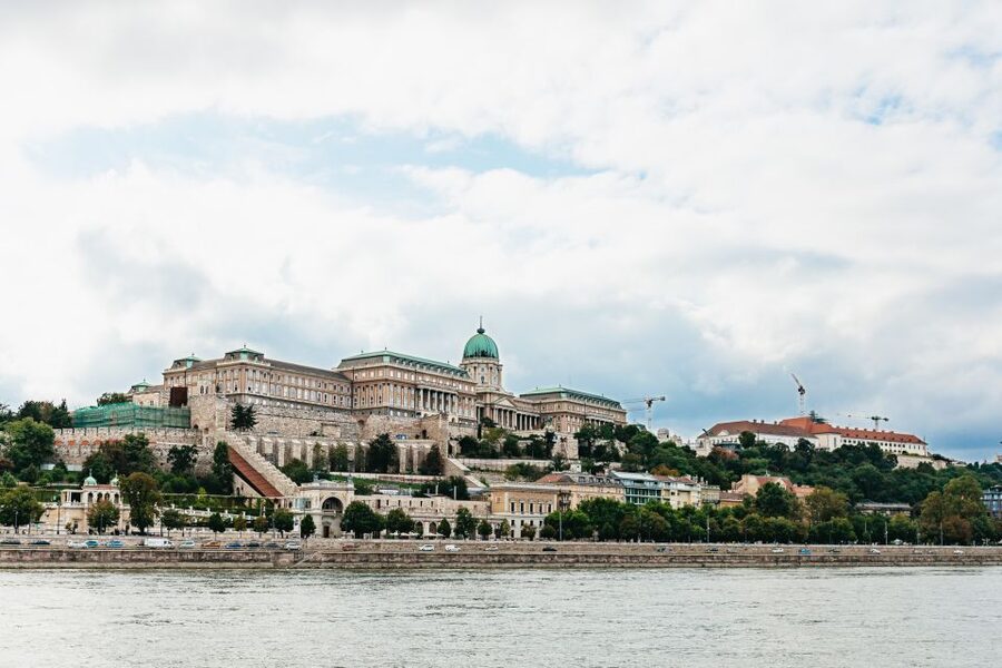 Budapest: Downtown Budapest Cocktail Cruise - FAQ