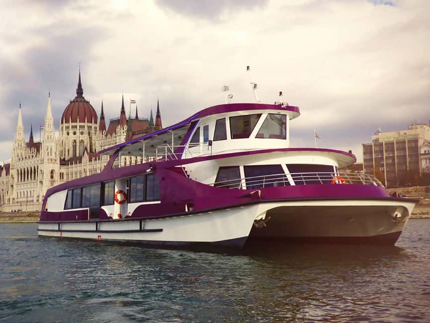 Budapest: Downtown Budapest Unlimited Booze Cruise - Photo and comfort tips that save you hassle