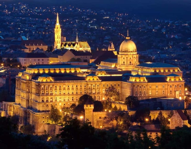 Budapest: Evening Castle Hill Tour with Fishermen's Bastion - Buda Castle: your hour of guided walking and big-picture context