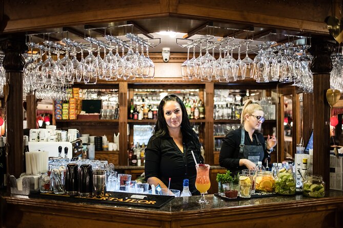 Budapest Evening Cruise with Entertainment and Drink Options - Seating, crowds, and the tip talk you should anticipate