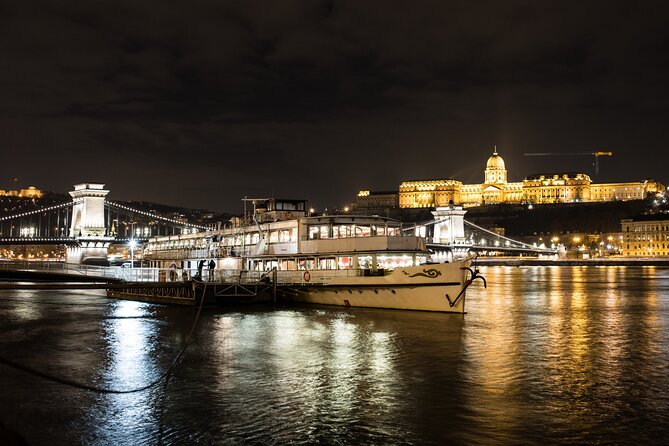 Budapest Evening Cruise with Entertainment and Drink Options - What you actually see on the cruise, and what each view is best for
