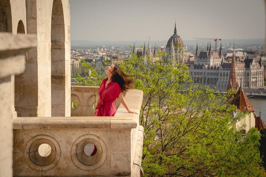 Budapest: Fast Private Photoshoot at Fisherman's Bastion - Fisherman’s Bastion gives you the frame, the photographer gives you the story