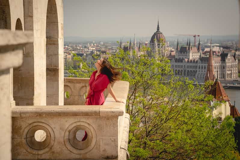 Budapest: Fast Private Photoshoot at Fisherman's Bastion - The 40-minute flow, short enough to feel casual