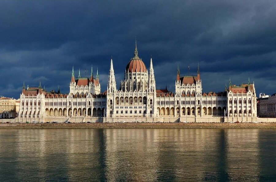 Budapest Full-Day Private Guide Services - Guide languages and what to ask on day one