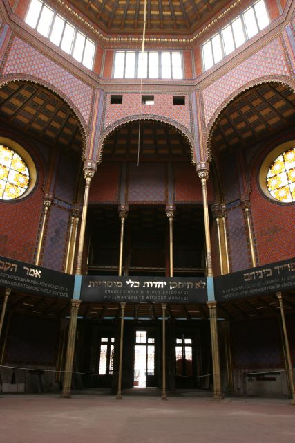 Budapest Grand Half-Day Jewish Heritage Tour - Starting at Dohány Street Synagogue, the tour’s anchor point