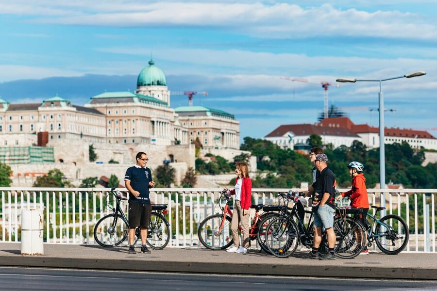 Budapest: Grand Sightseeing Bike Tour - Climbing Castle District for the Fishermen’s Bastion style viewpoints