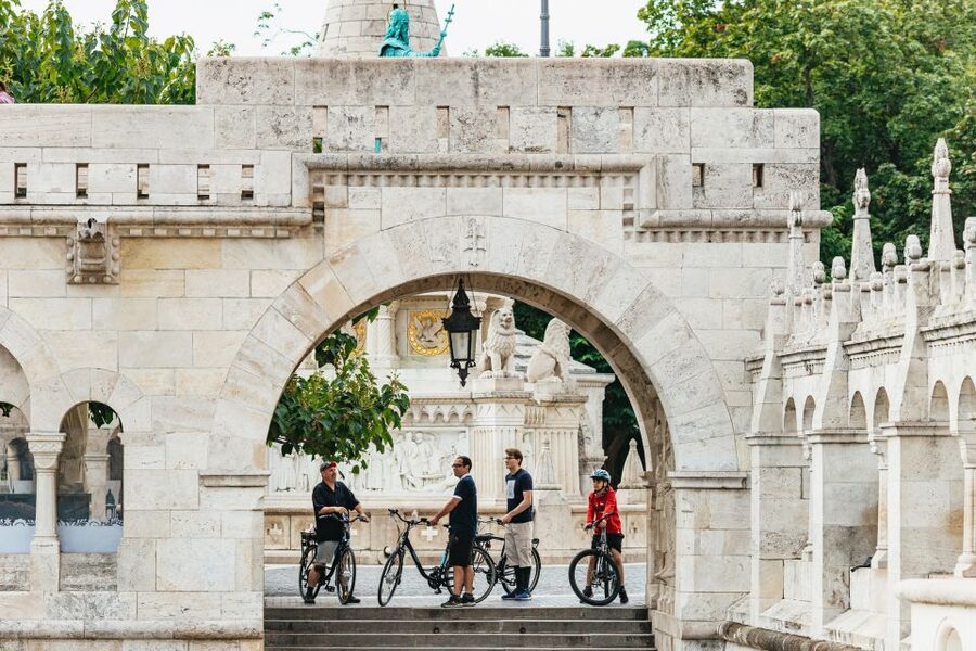 Budapest: Grand Sightseeing Bike Tour - Parliament, Szabadság Square, and St. Stephen’s Basilica