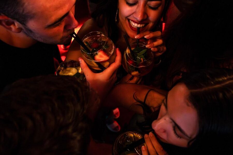 Budapest: Guided Bar Crawl Walking Tour - Who this tour suits best, and who should skip it
