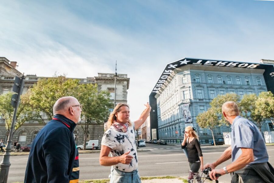 Budapest: Guided City Discovery Bike Tour - Price and what you’re really paying for: guidance plus wheels