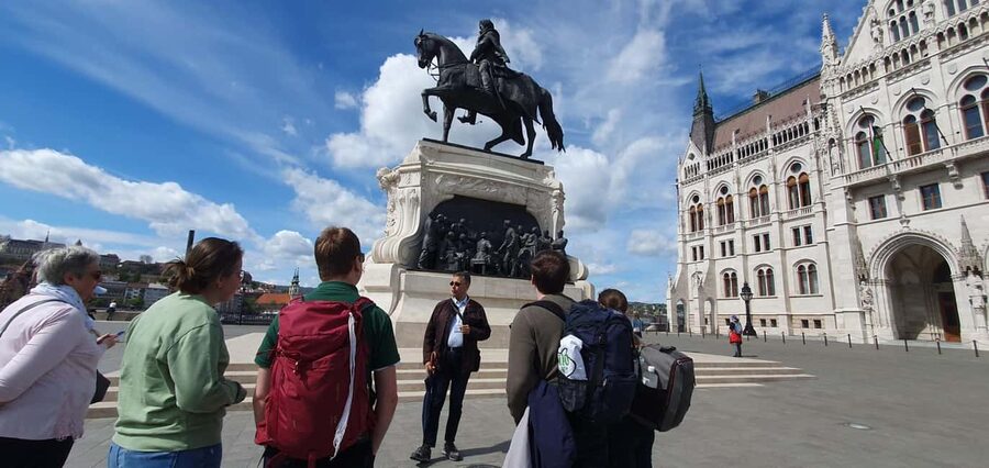 Budapest: Guided City Walking Tour in Buda and Pest - Pest City Centre: St Stephen’s Basilica To Freedom Square
