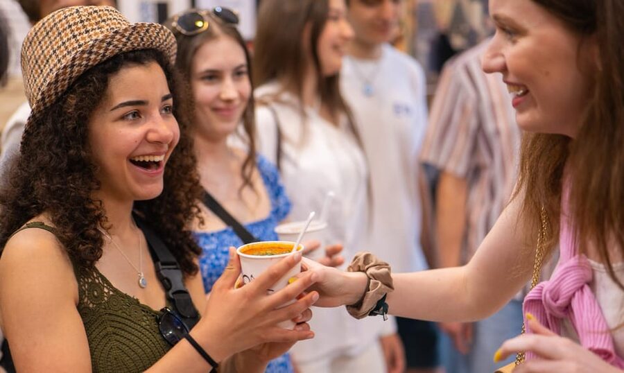 Budapest: Guided Food Tour with Wine, Beer, and Shots - The start at Kazinczy Street Synagogue, and why it matters