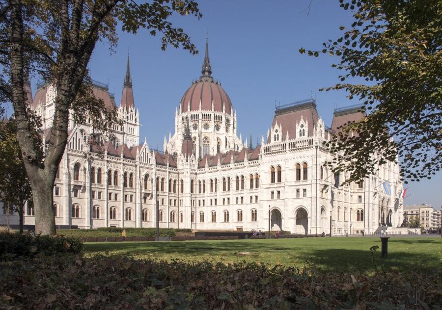 Budapest: Guided Walking Tour of Pest - St. Stephen’s Basilica: the cathedral moment you remember