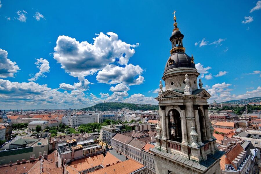 Budapest: Guided Walking Tour of Pest - Chain Bridge and the Danube Bank: your orientation shortcut