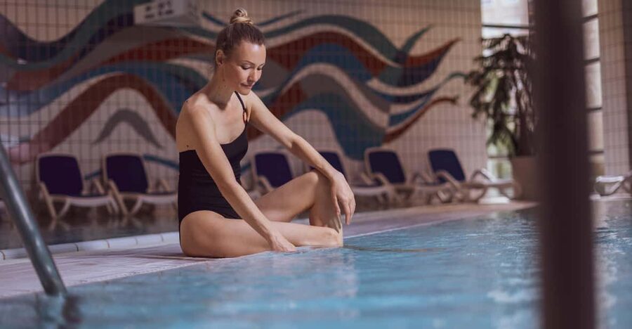 Budapest: Helia Day Spa entry ticket - Hot Water Pools, Finnish Sauna, and Steam Room: How to Pace Your Heat